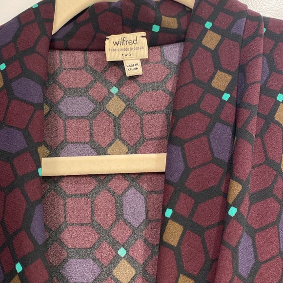 Wilfred size 2 patterned v-neck 3/4 sleeve mini dress in almost perfect cond - Picture 3 of 7